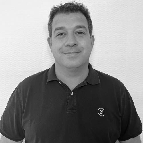 Julien MENARD, Gérant