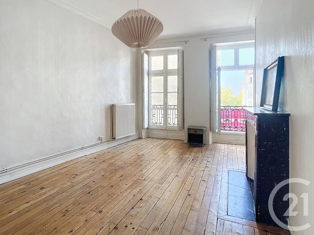 Afficher la photo en grand Appartement F2 à louer - 2 pièces - 57.0 m2 - NANTES - 44 - PAYS-DE-LOIRE - Century 21 Talensac