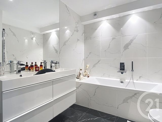 Appartement F4 à vendre - 4 pièces - 101.4 m2 - NANTES - 44 - PAYS-DE-LOIRE - Century 21 Talensac